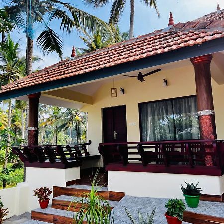 Maadathil Cottages Varkala Exteriör bild