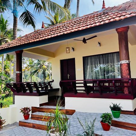 Maadathil Cottages Varkala Exteriör bild