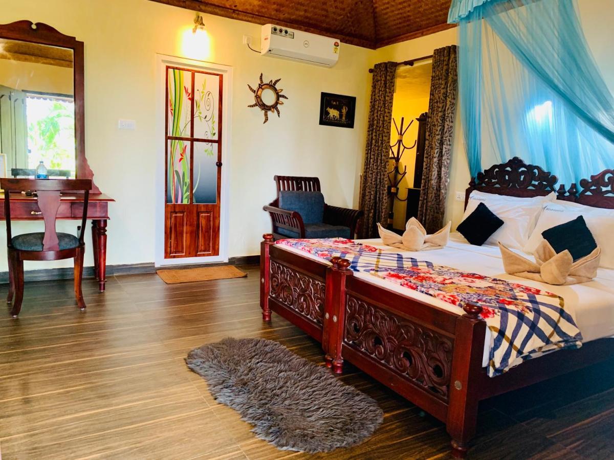 Maadathil Cottages Varkala Exteriör bild