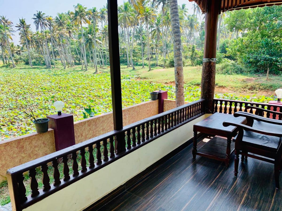 Maadathil Cottages Varkala Exteriör bild