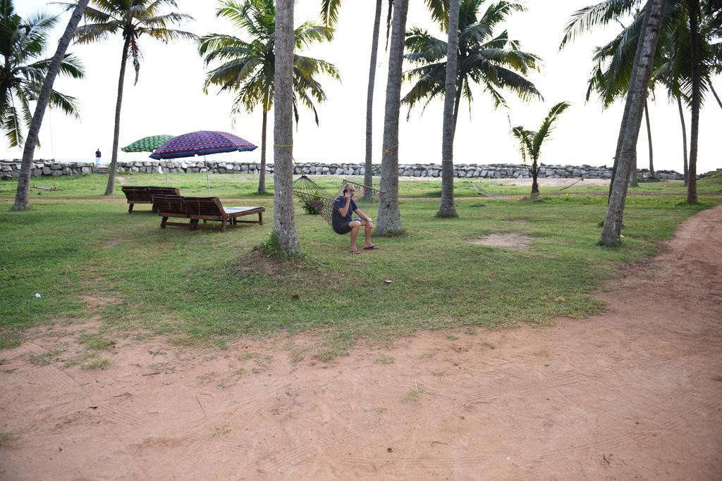 Maadathil Cottages Varkala Exteriör bild