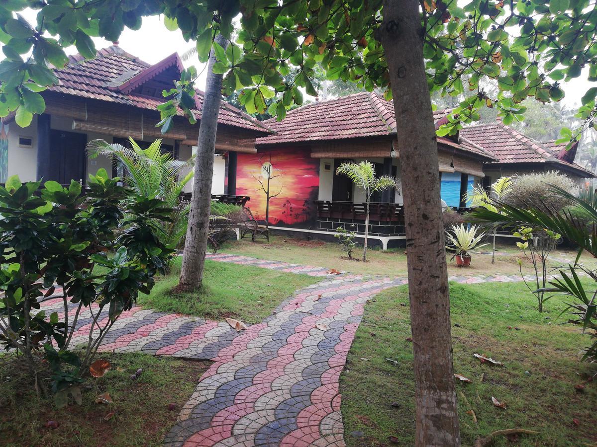 Maadathil Cottages Varkala Exteriör bild