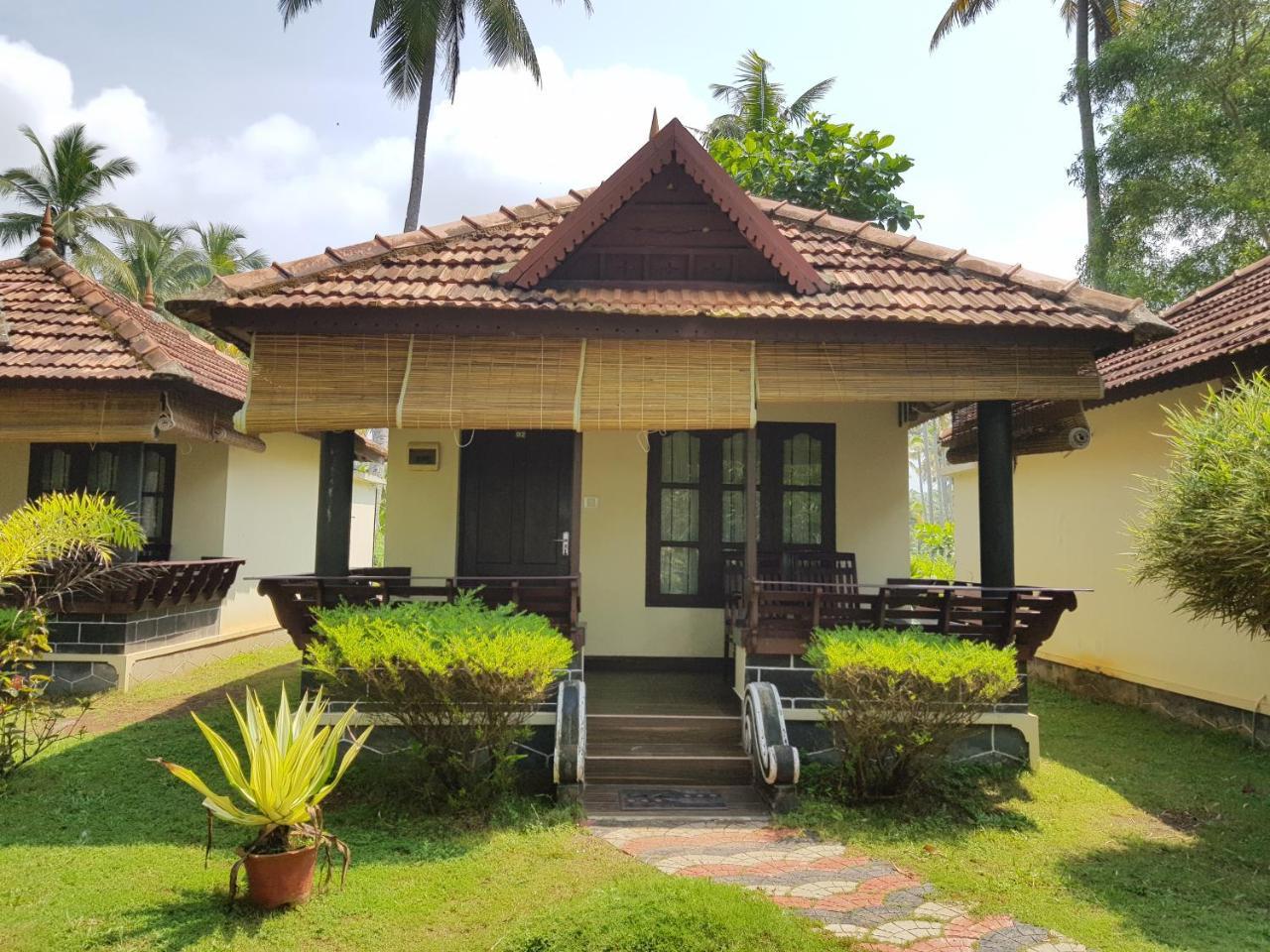 Maadathil Cottages Varkala Exteriör bild
